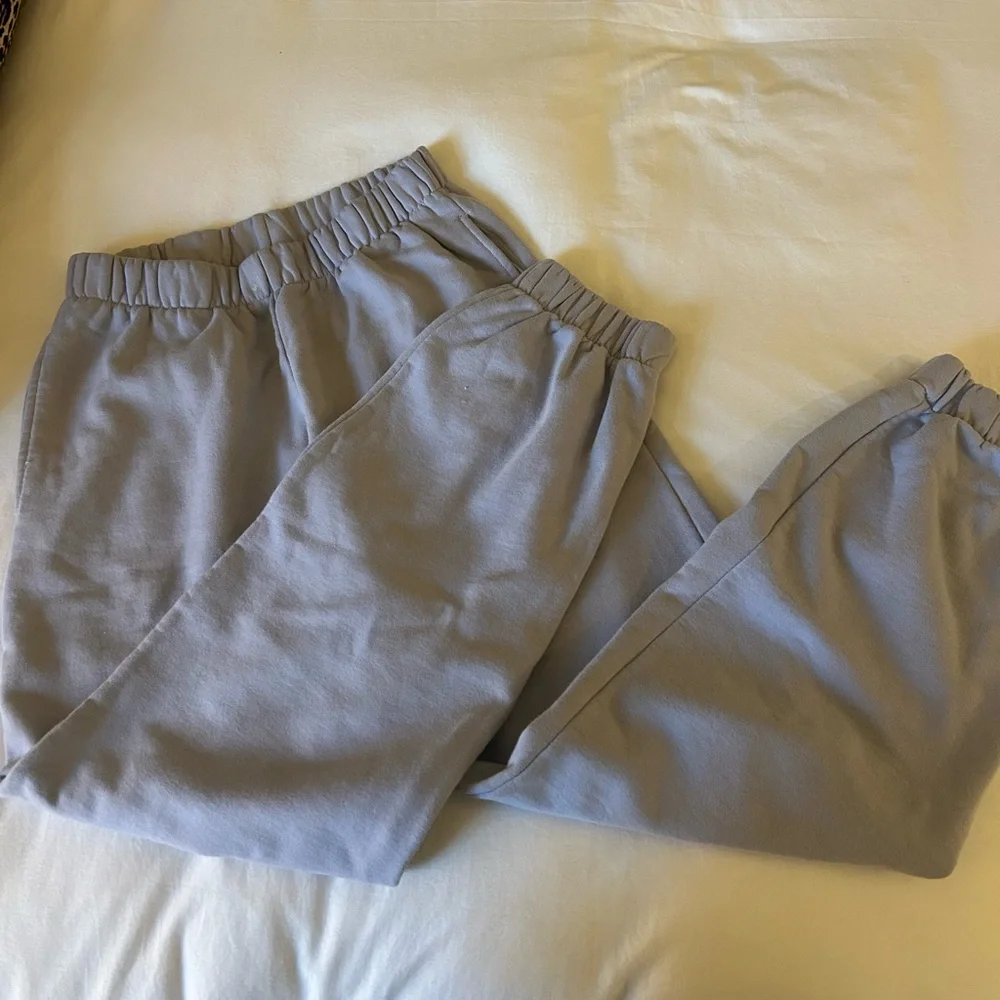 Brandy Melville Joggers - Picture 2 of 3